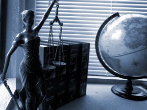 адвокати